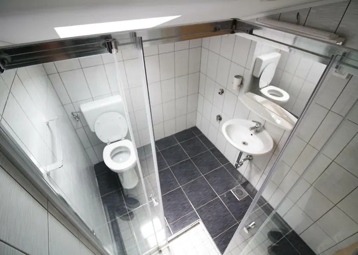 아파트 Sebi 300 M From 로비니