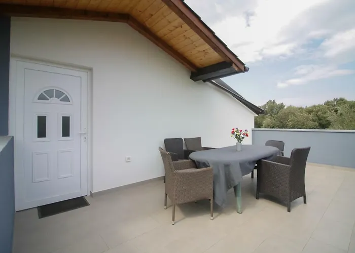 Sebi 300 M From 아파트 로비니