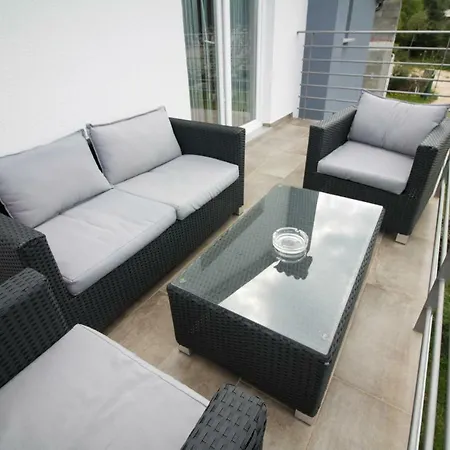 Sebi 300 M From Apartmán